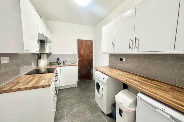 393A, Sheffield photo 4