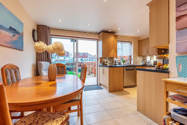 48, Thurleston Avenue, Morden photo 3
