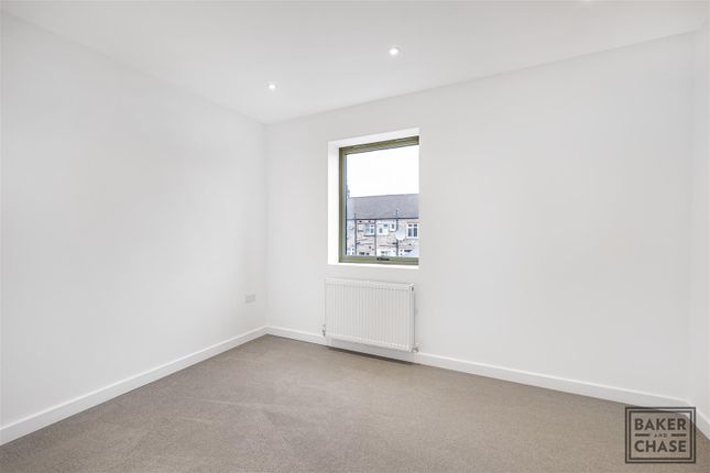 End terrace house for sale in Brook Mews, Palmers Green, London