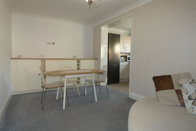 17 Hare Park Mount, Leeds photo 5