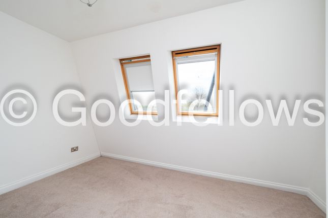 Flat to rent in London Road, Cheam, Sutton
