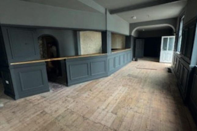 The Mitre Public House, 5 George Street, Norwich photo 3