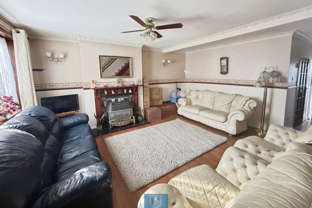 16, Miles Meadow, Coventry photo 2