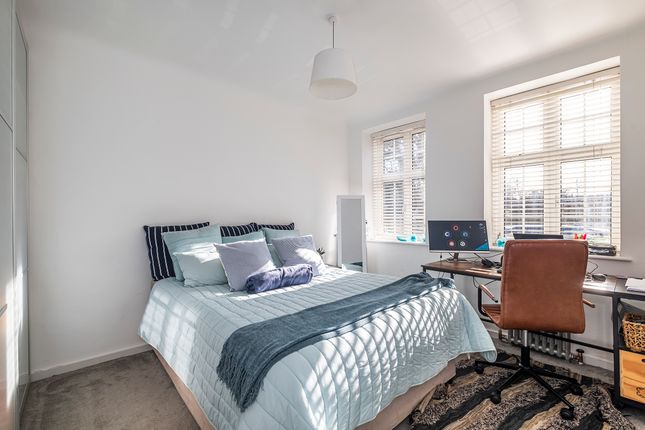 Flat for sale in The Downs, London