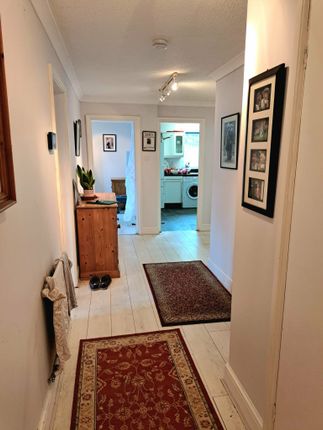 Flat 2 Hayes Court, Haye Lane, Lyme Regis, Dorset photo 3