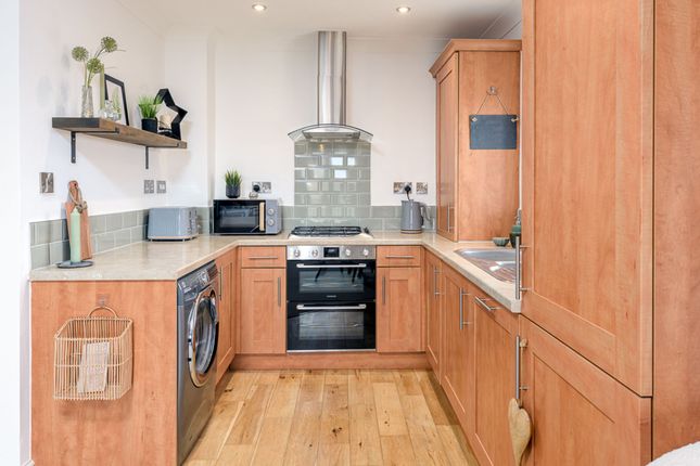 Flat I, 26 St. Thomas Drive, Boston photo 3