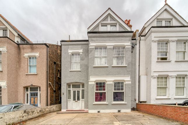 1-bed flat on Flat 4, 5 Woodstock Road, Croydon, £240,000