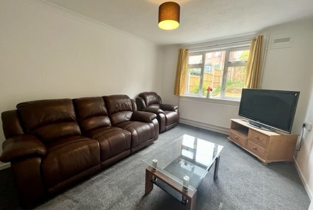 Chesterfield photo 2