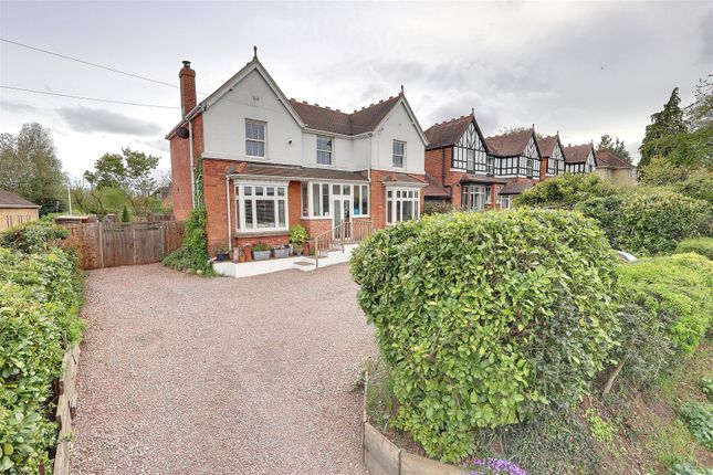 4-bed house on The Gables, Ross Road, Newent, £599,950