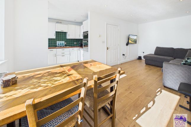 49B, Weston Road, Strood photo 3
