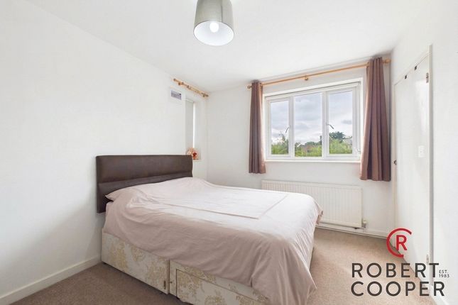 183, Tolcarne Drive, Pinner photo 4