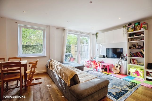 49 Commerell Street, London photo 4