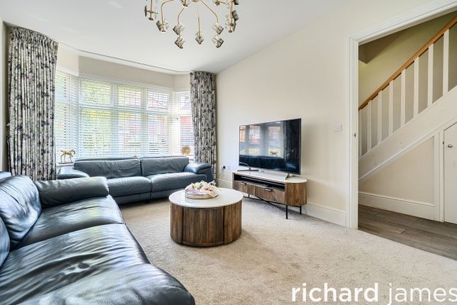 12, Berryfield, Swindon photo 3