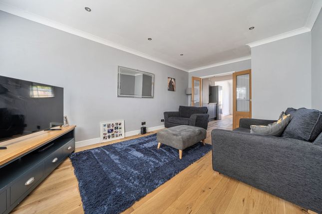 29, Salcombe Close, Bedford photo 3