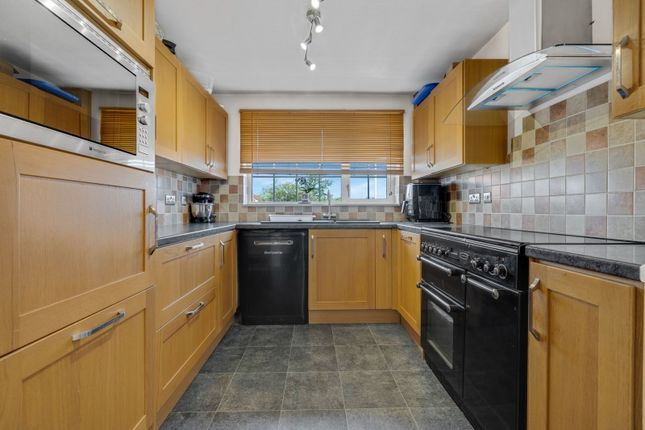 16, Kirkstone Way, Brierley Hill photo 3