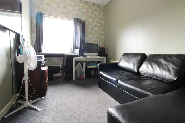 Flat for sale in Drake Way, Reading