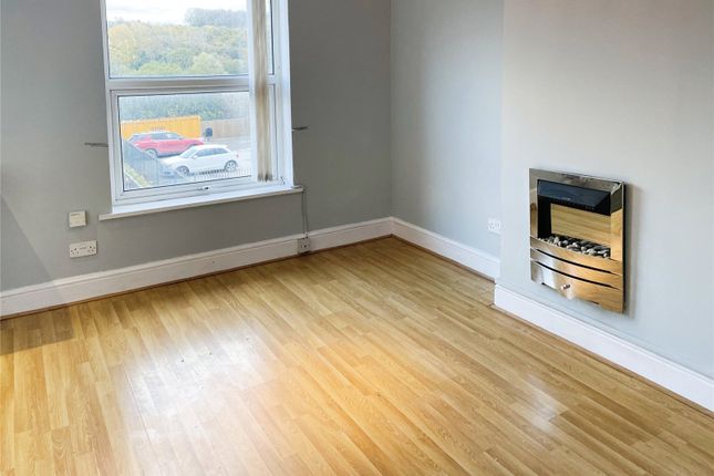 Thumbnail Flat to rent in Bradford Road, Brighouse, West Yorkshire