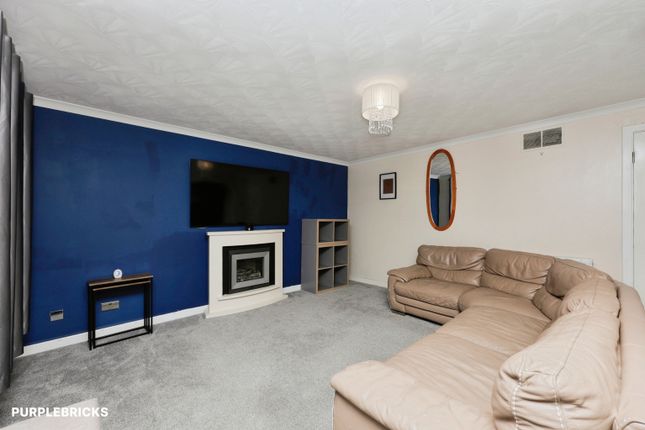 Lothian Court, Inverkeithing photo 3