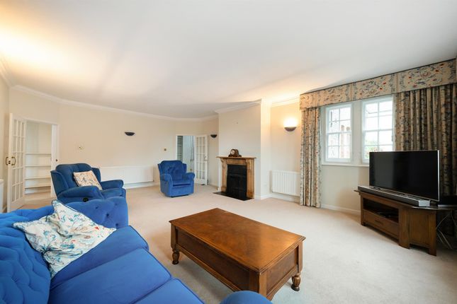 1 The Gables, London Road, Whitchurch photo 2
