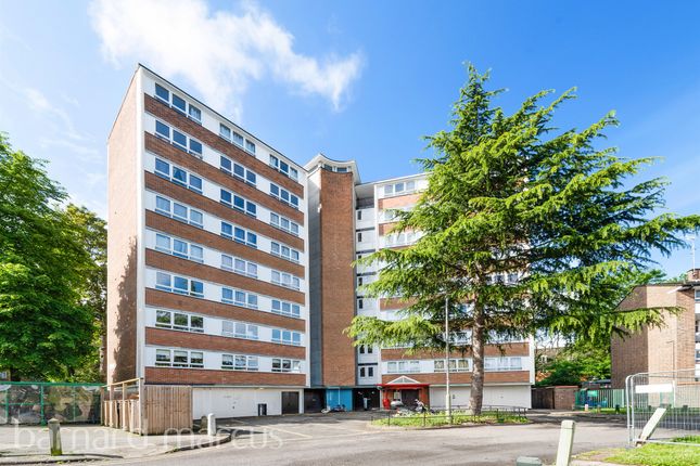 Flat for sale in Stoford Close, Southfields, London