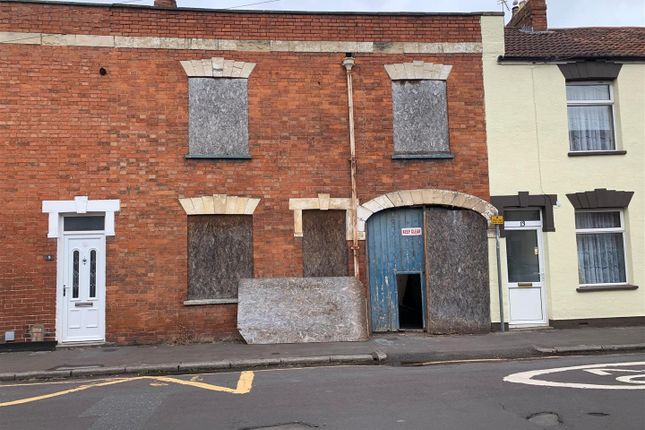 4-bed house on 11, Wellington Road, Bridgwater, £140,000