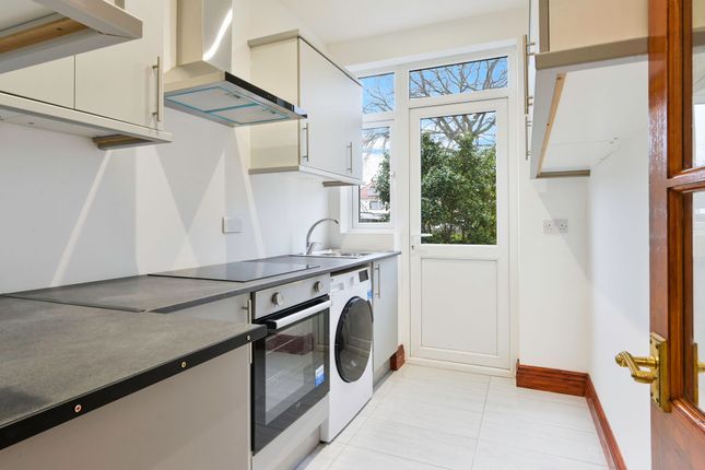 9 Largewood Avenue, Surbiton photo 4