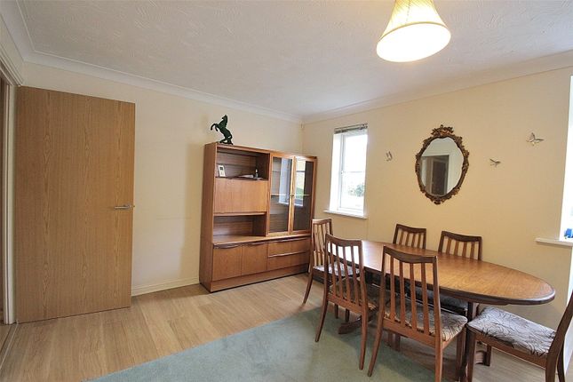 Flat for sale in The Sidings, Redwood Grove, Bedford, Beds