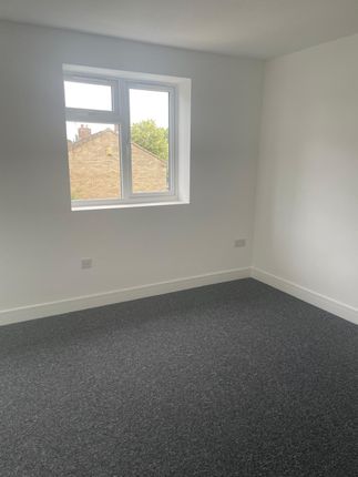 77, Holliers Way, Hatfield photo 5