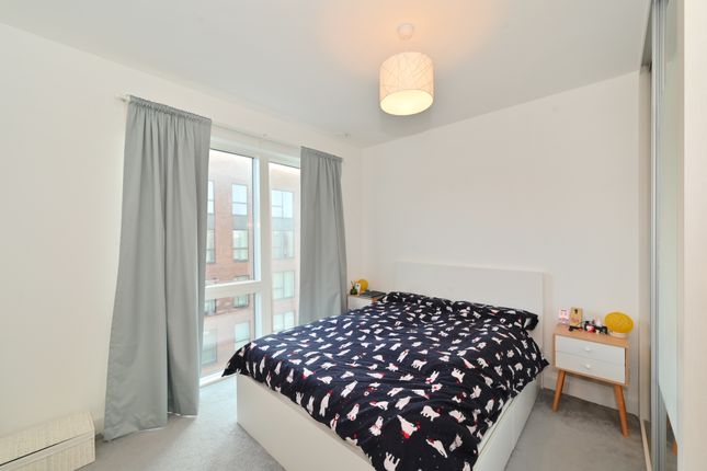 Kew Court, Hoy Close, London photo 4