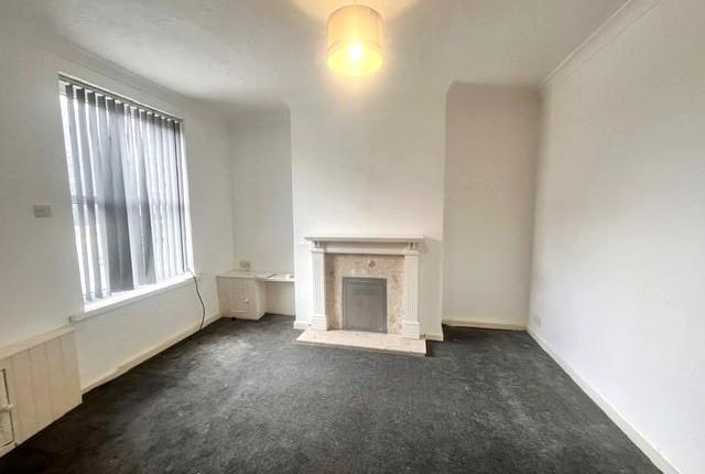 418, Huddersfield Road, Stalybridge photo 2