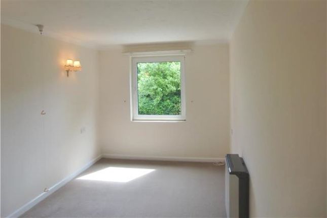 24, Bridge Court, Springfield Meadow, Weybridge photo 3