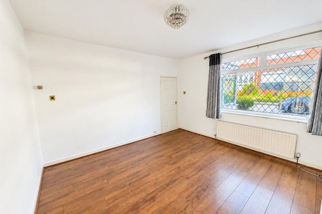 11, Whitland Drive, Oldham photo 5