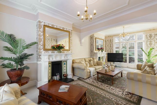 Terraced house for sale in Englewood Road, London