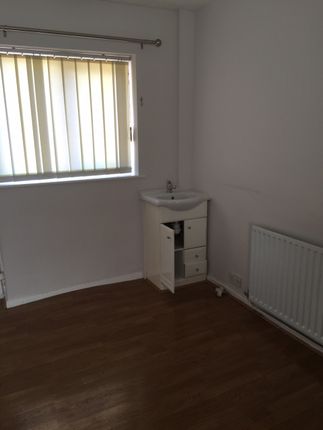 61, BOTANY AVENUE, BRADFORD photo 5