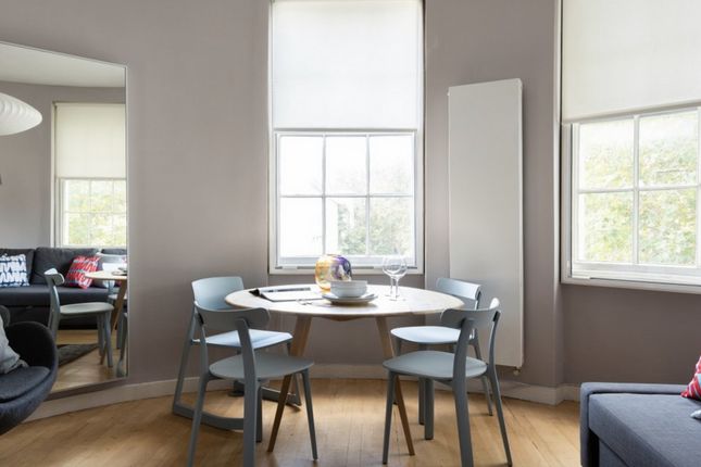 Flat 4, 170, Holland Park Avenue, London photo 4