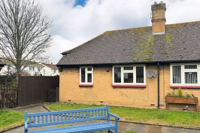 1-bed house on 7, Russell Close, Dartford, £180,000
