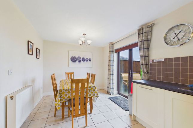 9, Riverside View, Larpool Lane photo 4