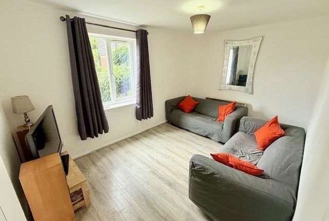 31, Mandeville Court, London photo 3