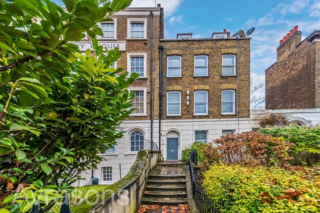 Flat to rent in Wincott Parade, Kennington Road, London