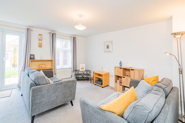 18, Burnbrae Walk, Bonnyrigg photo 2
