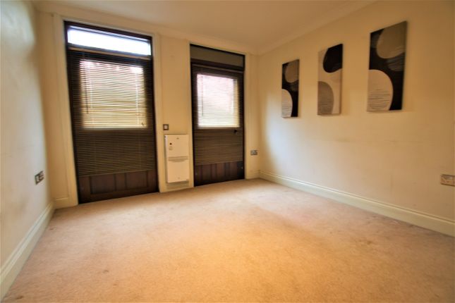 4, Whitehart House, Colnbrook photo 2