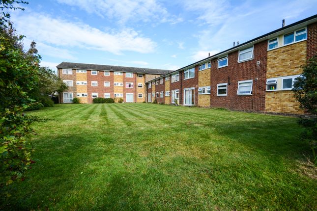 Thumbnail Flat to rent in Imperial Gardens, Mitcham, Surrey