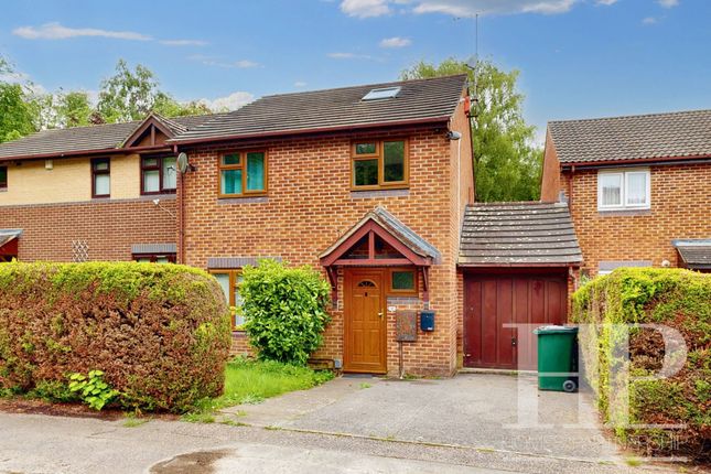 Semi-detached house to rent in Abrahams Road, Crawley