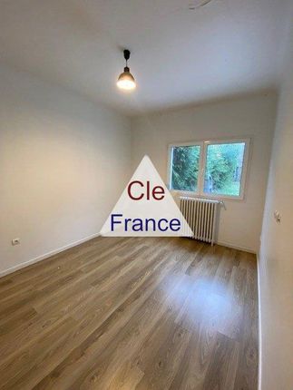 Detached house for sale in Creteil, Ile-De-France, 94000, France