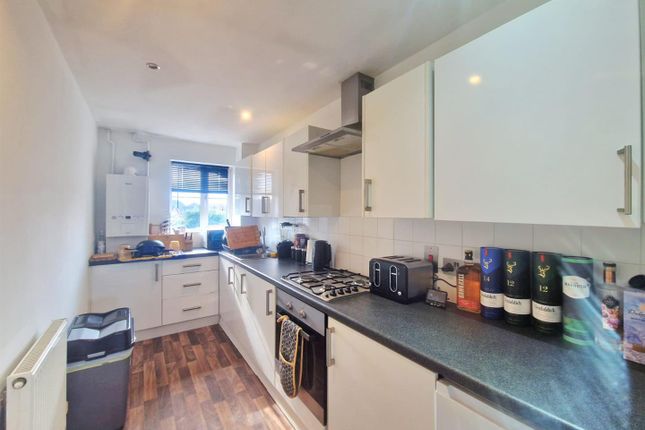 47, Apple Tree Close, Newark photo 2