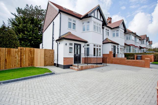 3 bed end terrace house for sale in Mayfield Avenue, North Finchley N12
