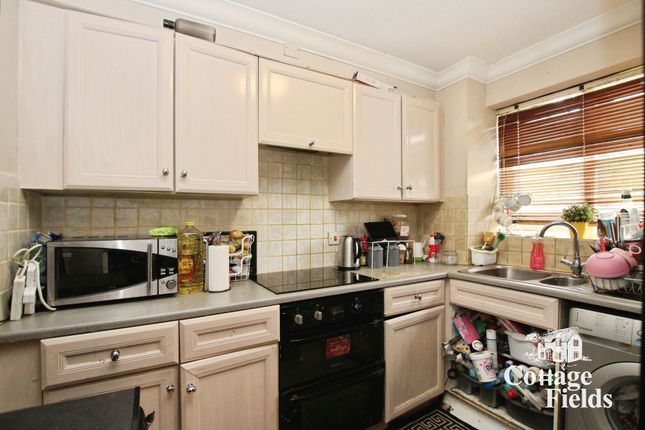 Flat 9, Wallace Court, Enfield photo 3