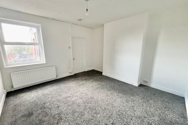 22 Chatsworth Gardens, Byker, Newcastle upon Tyne photo 3