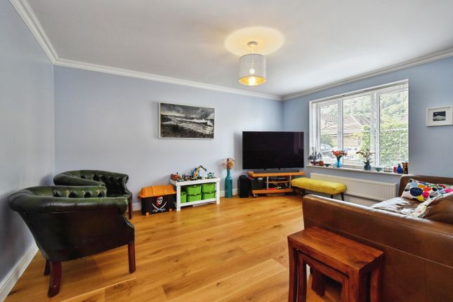11, Graig Y Fforest, Neath Port Talbot photo 3