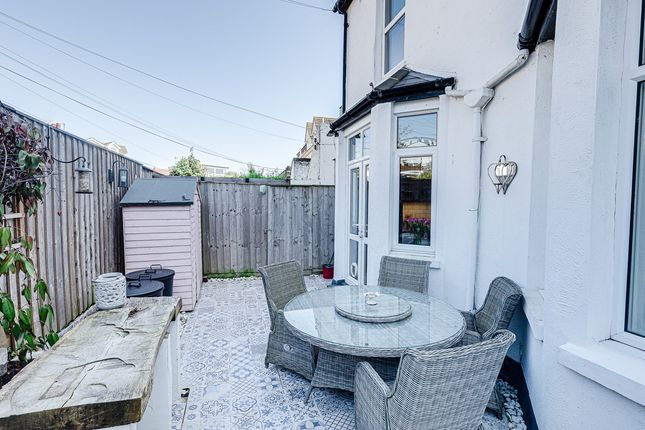 Flat for sale in Grand Parade, Leigh-On-Sea